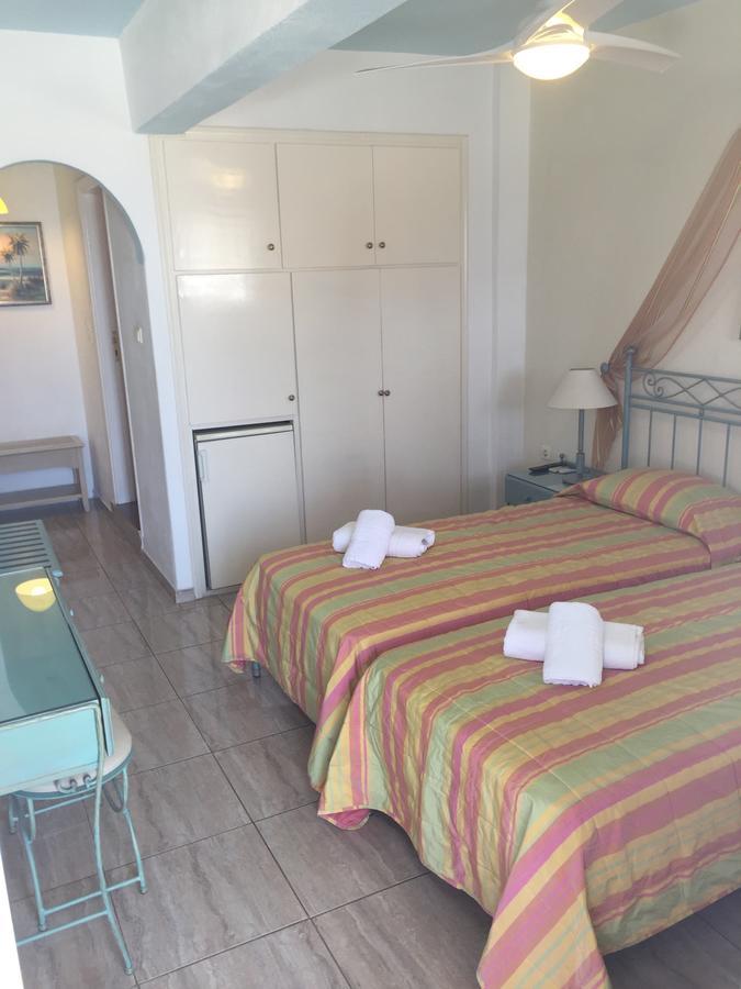 Vana Holidays Ornos  Eksteriør billede